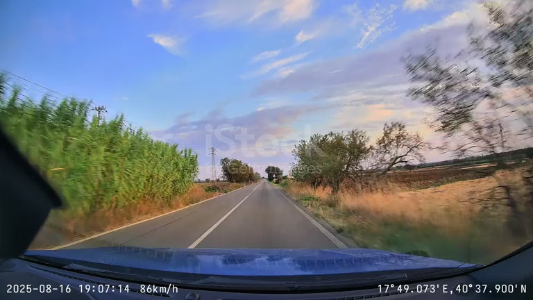 Cameră Auto DVR 4K UHD cu Wi-Fi, Ecran IPS 1,97”, Unghi Larg 170°, Vedere Nocturnă, G-Sensor și Monitorizare Parcare 24H