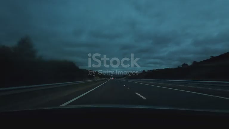 Cameră Auto DVR NAVIGUIDE U102, Full HD 1080P 30FPS, Wi-Fi și Control prin Aplicație, Vedere Nocturnă F1.8, Compresie H.265, Suport Card 128GB, USB-C